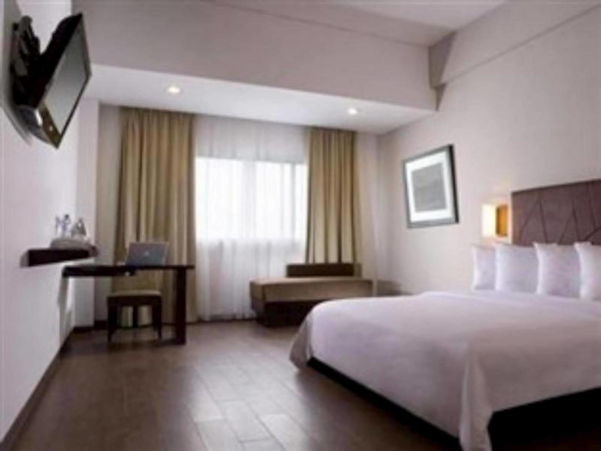 Hotel Santika Bogor Zewnętrze zdjęcie